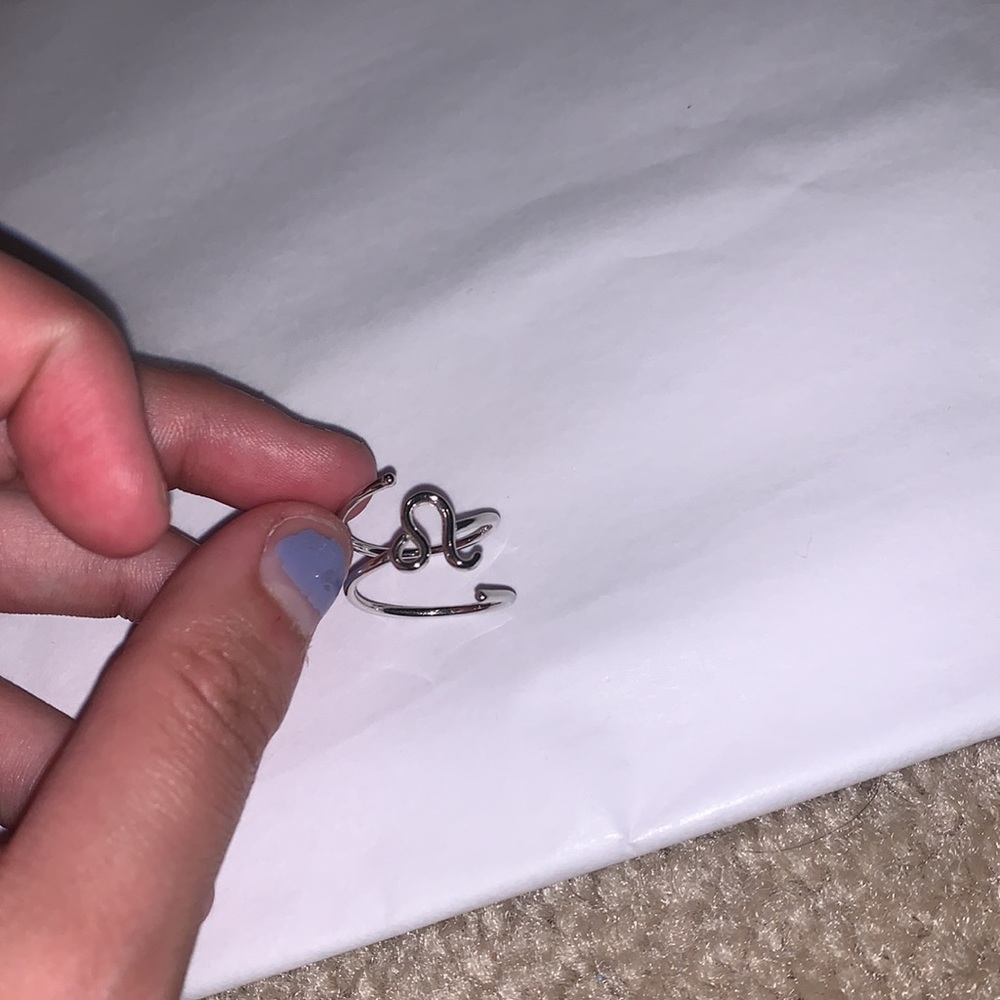 silver Leo ring - Picture 2 of 2